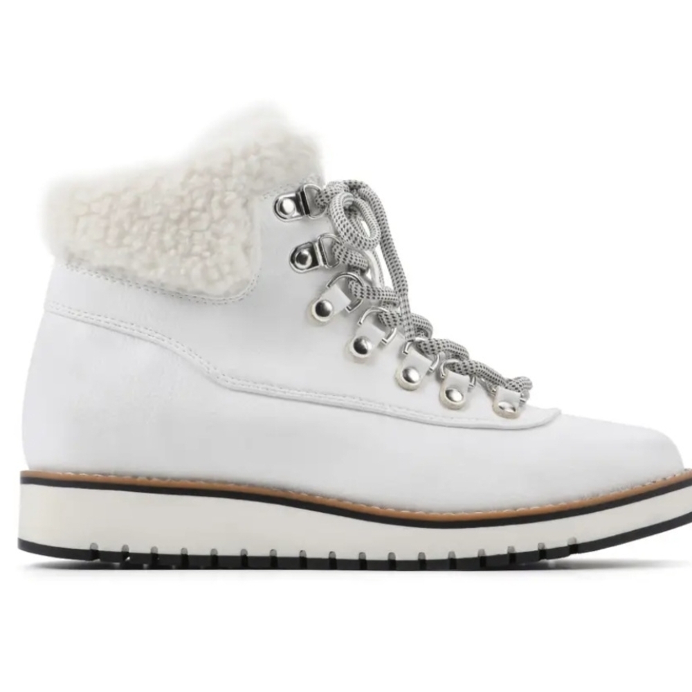 NIB White Mountain White Winter Boots with Black Sole - Size 8.5 - Picture 2 of 8